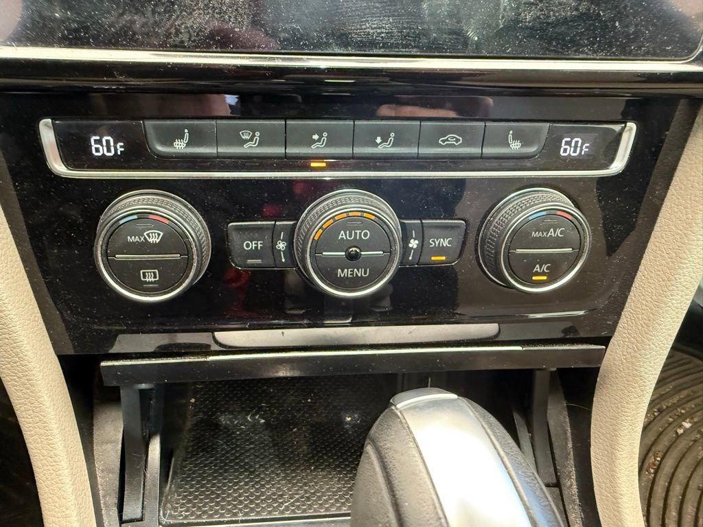 Used 2018 Volkswagen Golf SEL image 22