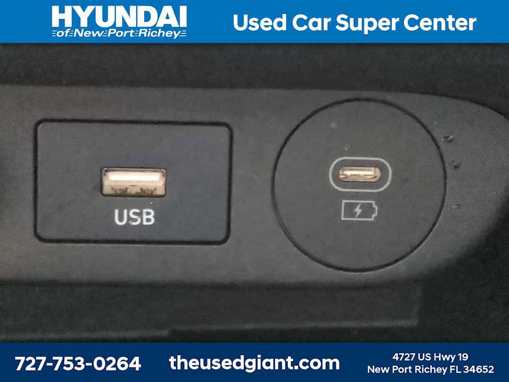 Used 2025 Hyundai Elantra SEL FWD image 23