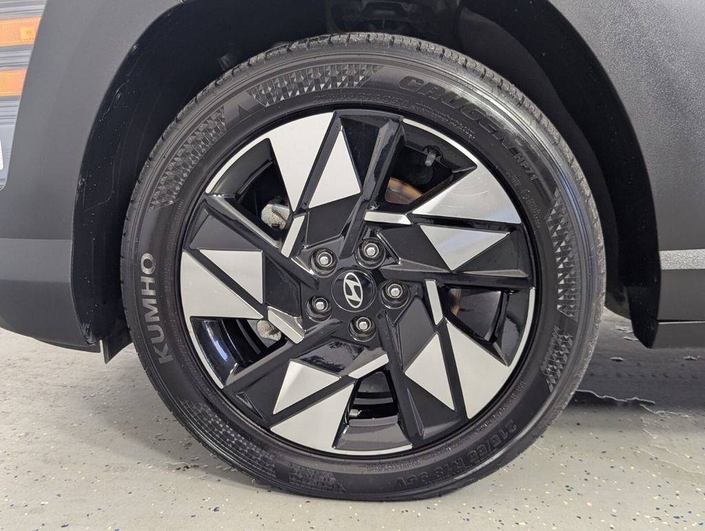 Certified 2025 Hyundai Kona SEL FWD image 9
