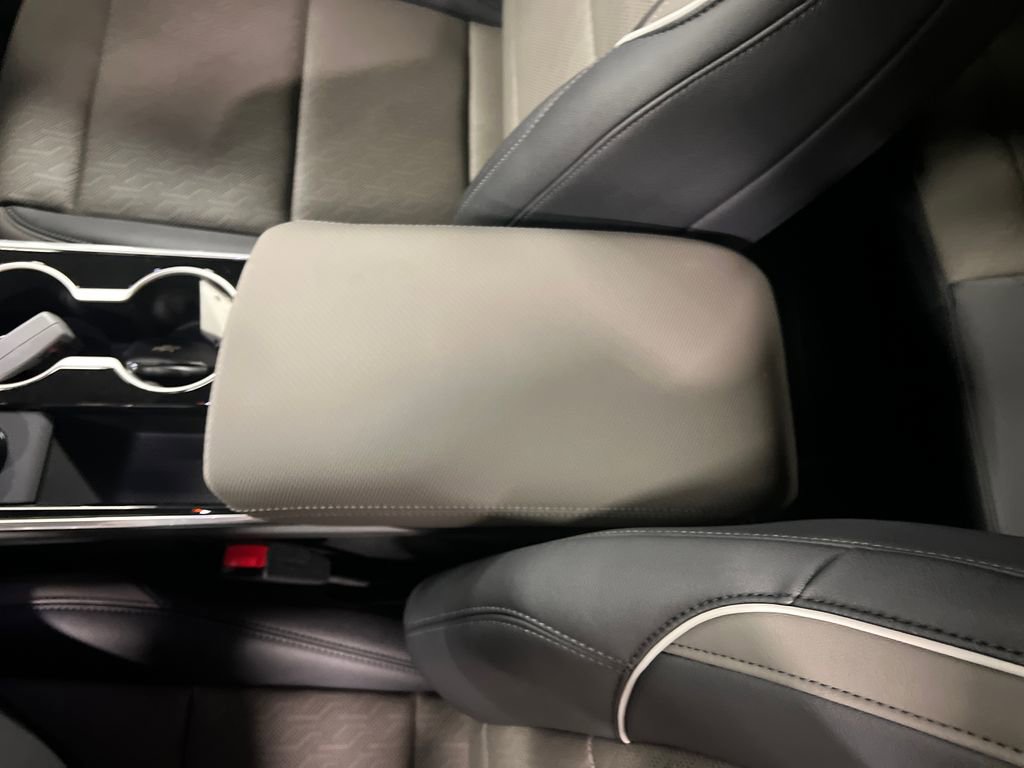 New 2026 Chevrolet Equinox LT w/ Convenience Package II AWD/4WD image 26