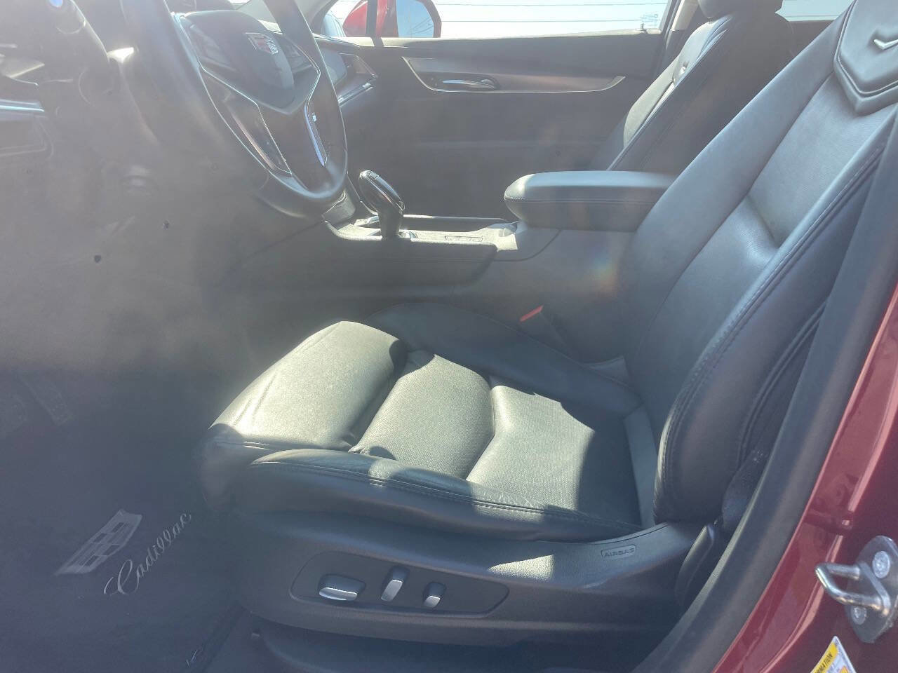 Used 2017 Cadillac XT5 Premium Luxury w/ LPO, Wheel Lock Package image 9