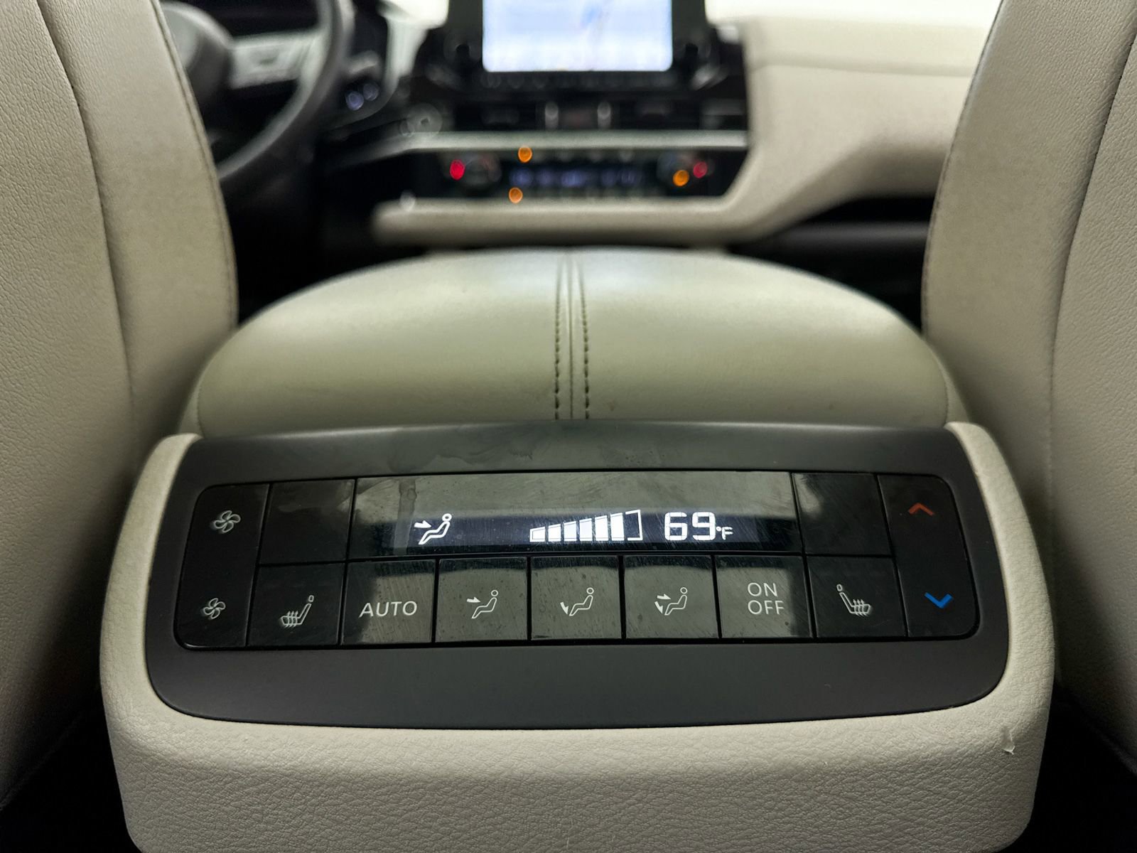 Used 2023 Nissan Pathfinder SL w/ SL Premium Package AWD/4WD image 28