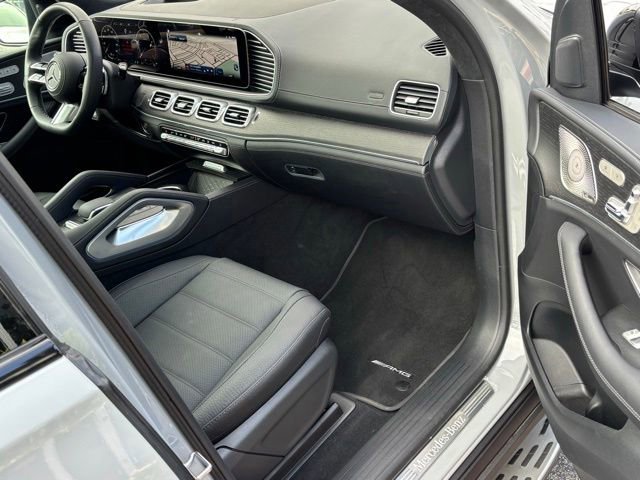 Used 2025 Mercedes-Benz GLS 580 4MATIC image 37