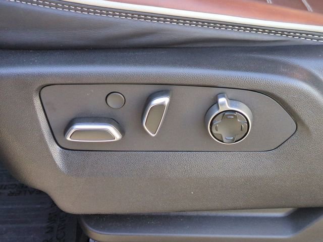 Used 2023 GMC Yukon XL Denali Ultimate image 12