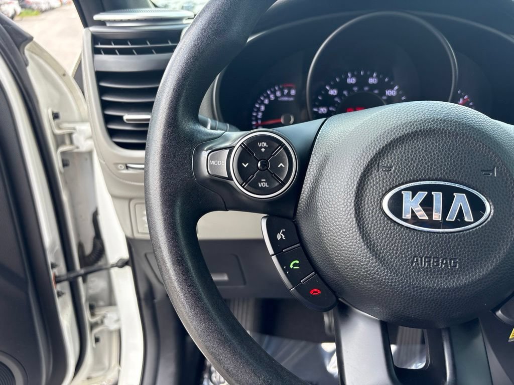 Used 2016 Kia Soul FWD image 25