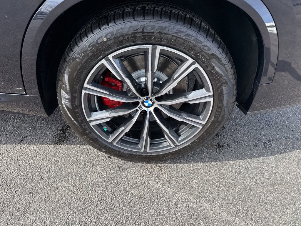 New 2026 BMW X5 xDrive50e image 6