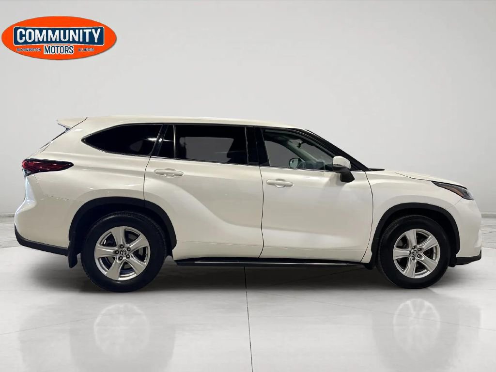 Used 2021 Toyota Highlander L AWD/4WD image 9