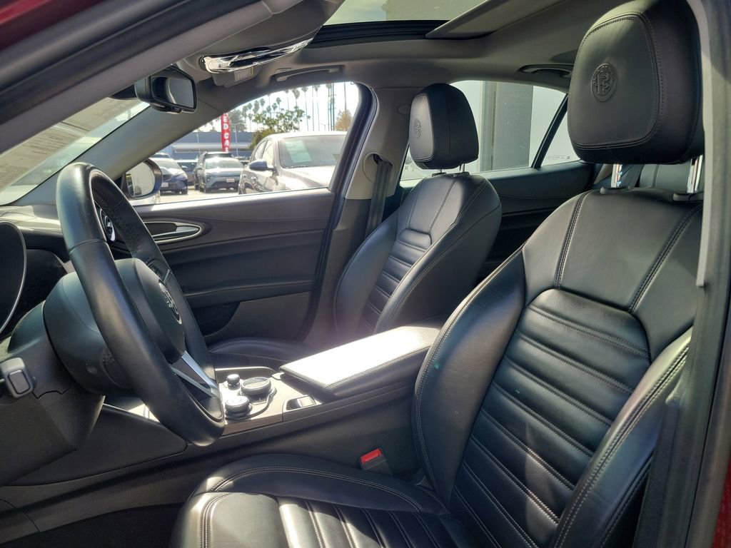 Used 2019 Alfa Romeo Giulia Ti w/ Quick Order Package 22Z Lusso image 16