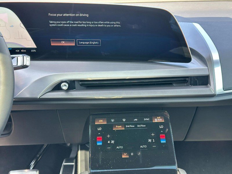 New 2026 Cadillac Vistiq Luxury image 13