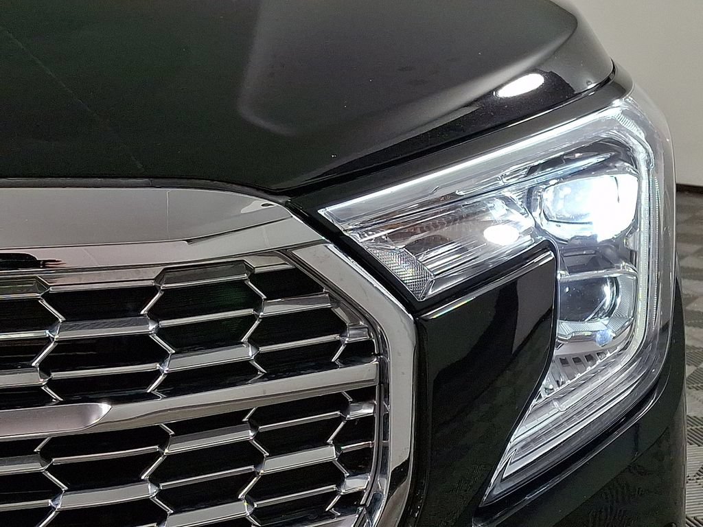 Used 2023 GMC Terrain Denali w/ Denali Premium Package AWD/4WD image 12