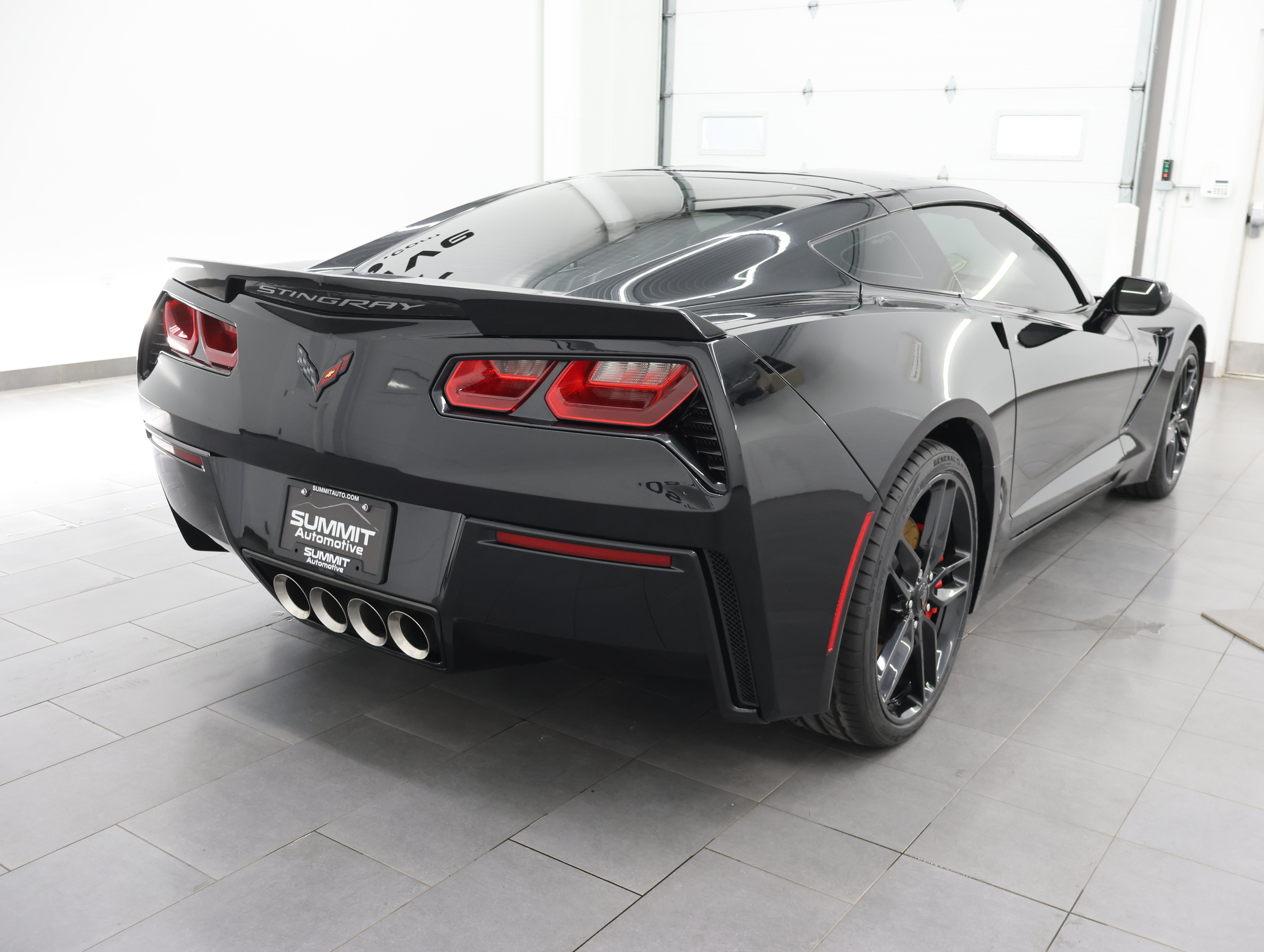 Used 2016 Chevrolet Corvette Stingray Coupe w/ Carbon Flash Badge Package RWD image 5