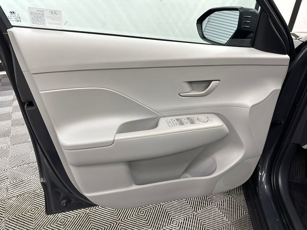 Used 2024 Hyundai Kona SEL w/ Convenience Package image 11