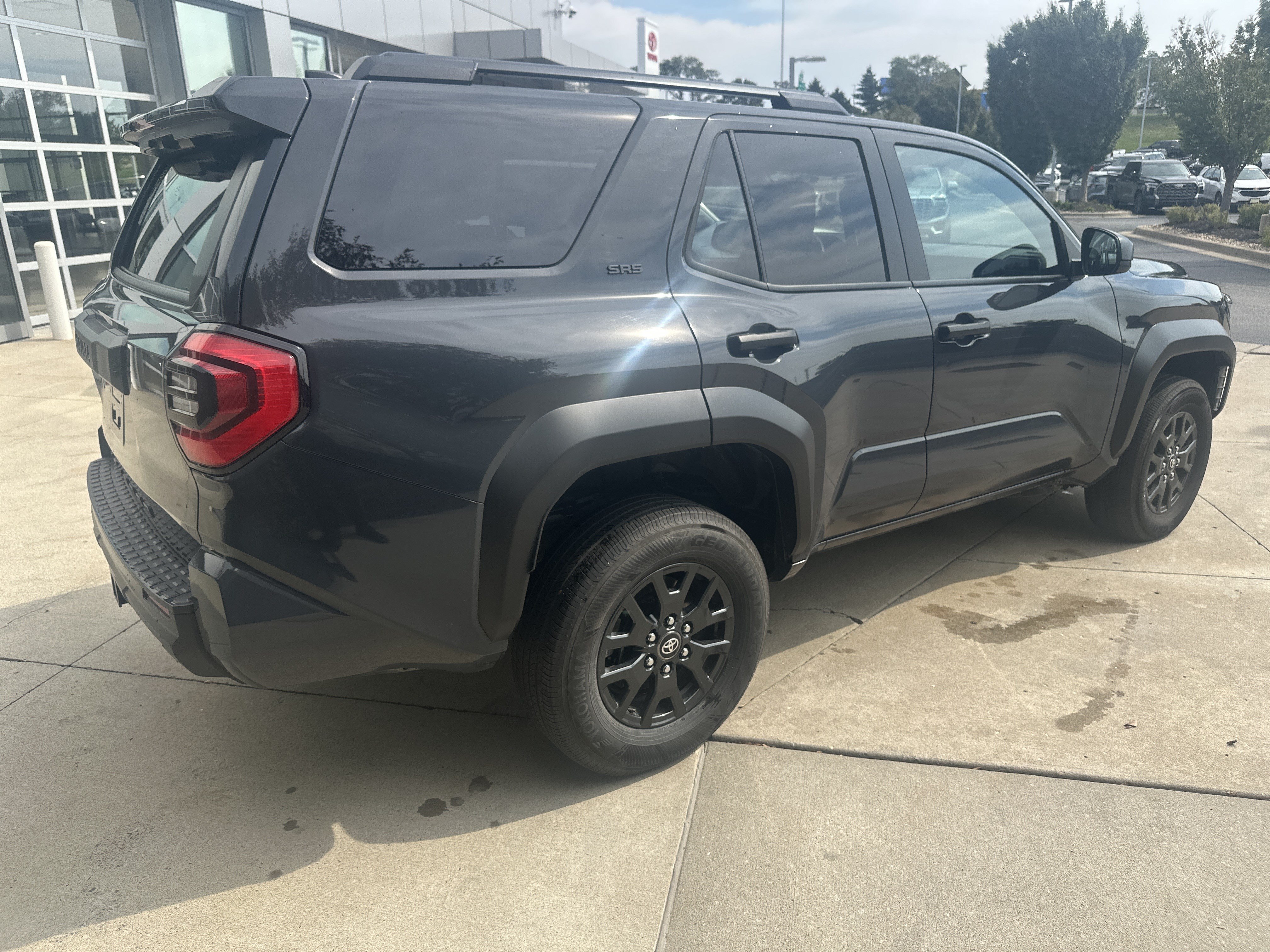 Used 2025 Toyota 4Runner SR5 AWD/4WD image 6