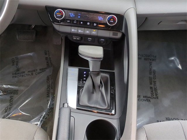 Certified 2022 Hyundai Elantra SEL w/ Preferred Accessory Package image 18