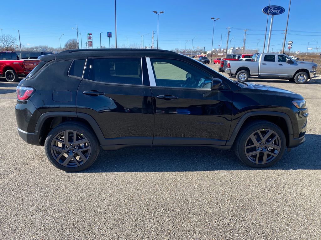 New 2026 Jeep Compass Latitude w/ Sun and Sound Group image 7