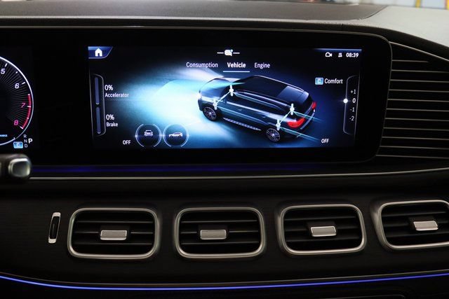 Used 2024 Mercedes-Benz GLS 580 4MATIC image 9