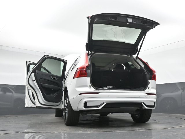 Used 2024 Volvo XC60 B5 Plus w/ Protection Package Premier AWD/4WD image 50