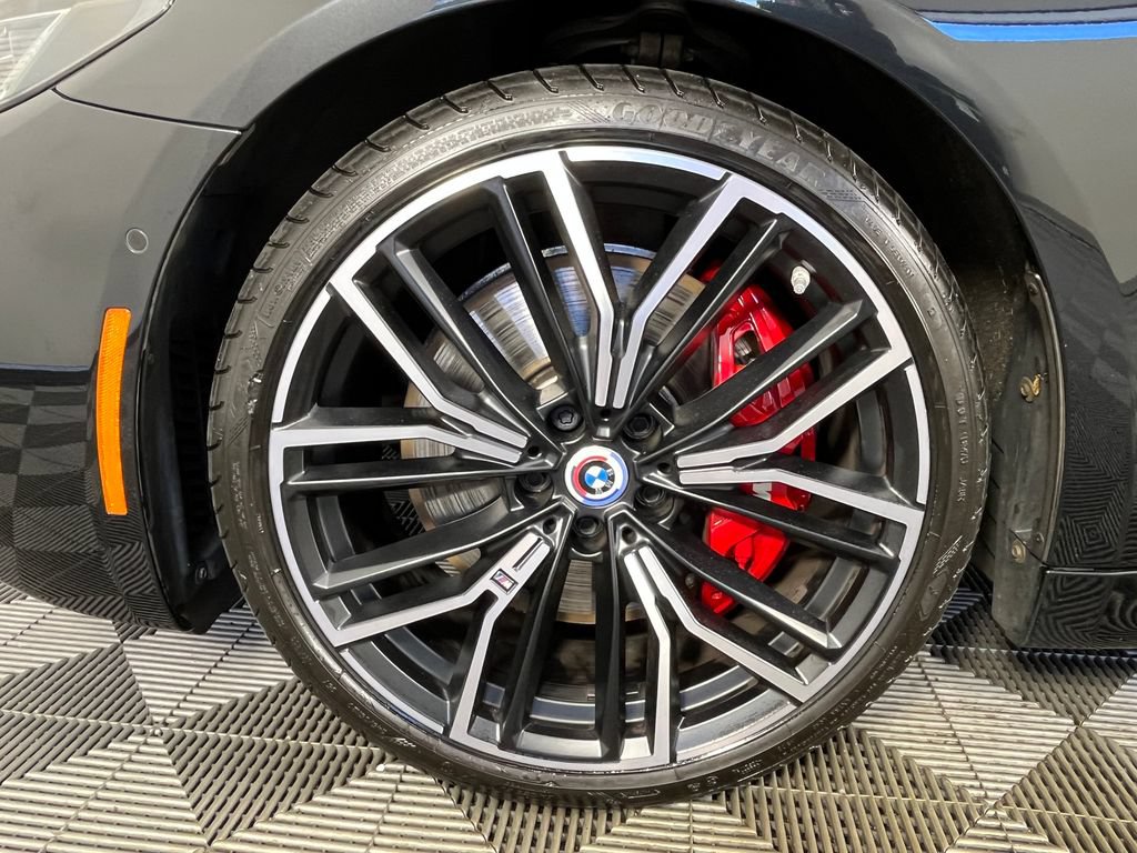 Used 2023 BMW M550i xDrive w/ Executive Package AWD/4WD image 14