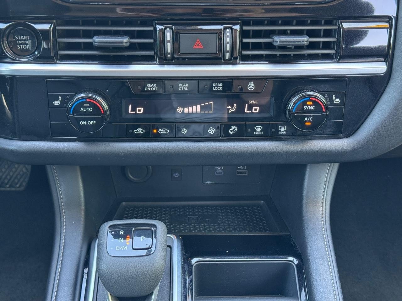 Used 2025 Nissan Pathfinder SL FWD image 16