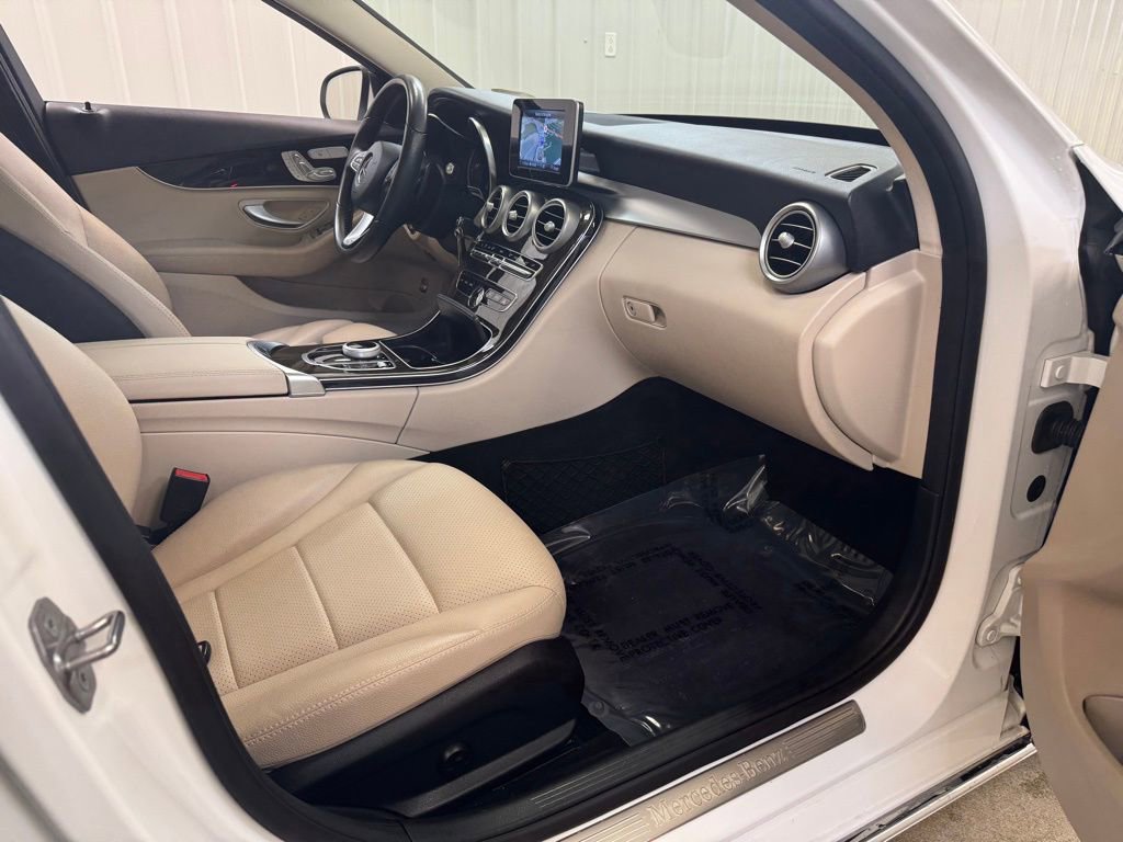 Used 2017 Mercedes-Benz C 300 4MATIC Sedan image 24