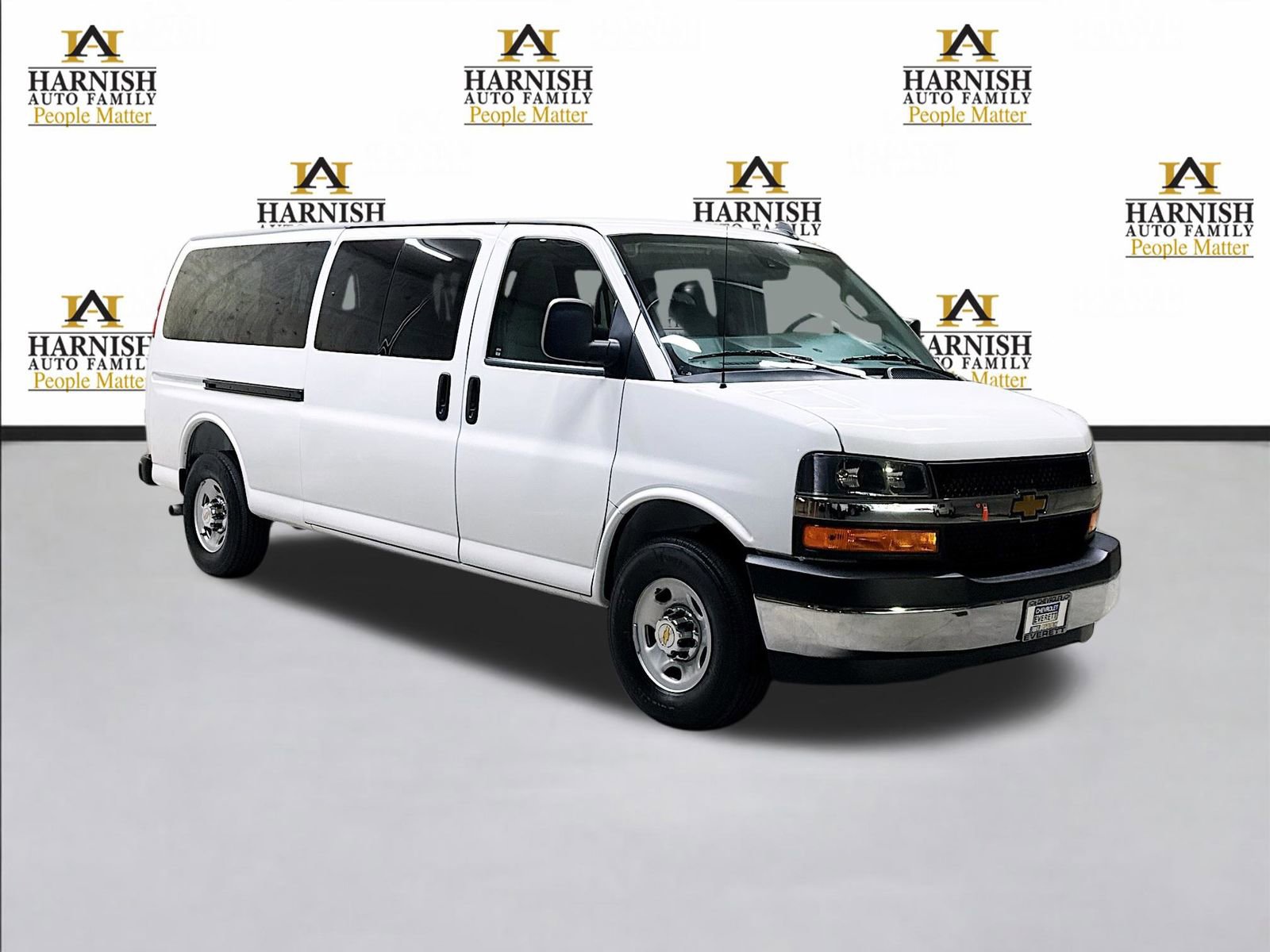 Used 2025 Chevrolet Express 3500 LT w/ LT Preferred Equipment Group RWD image 3