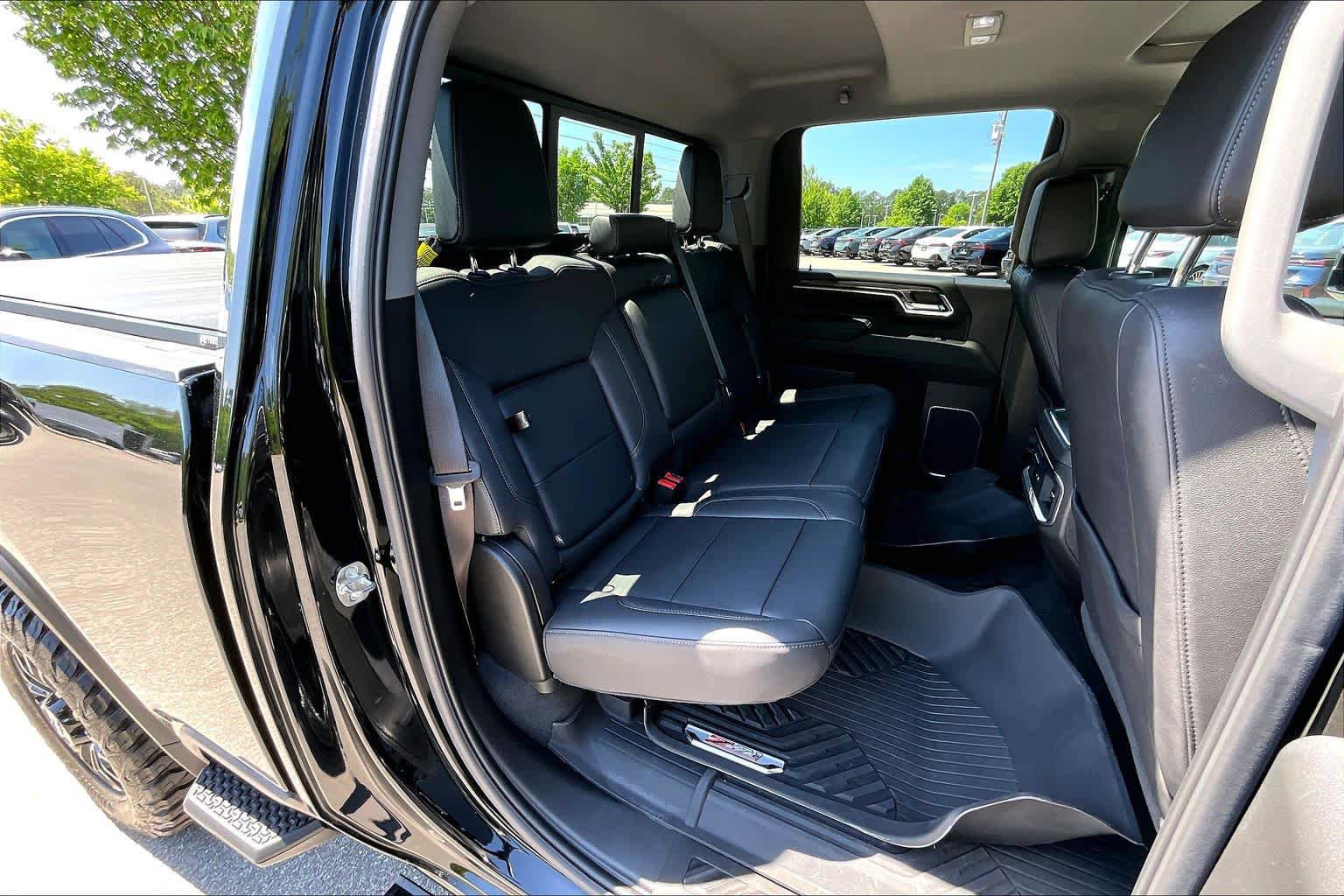 Used 2024 Chevrolet Silverado 2500 LTZ w/ LTZ Plus Package AWD/4WD image 19