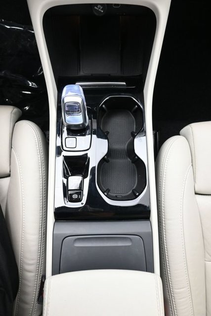 Used 2023 Volvo XC40 B5 Plus w/ Driver Assist Package AWD/4WD image 11