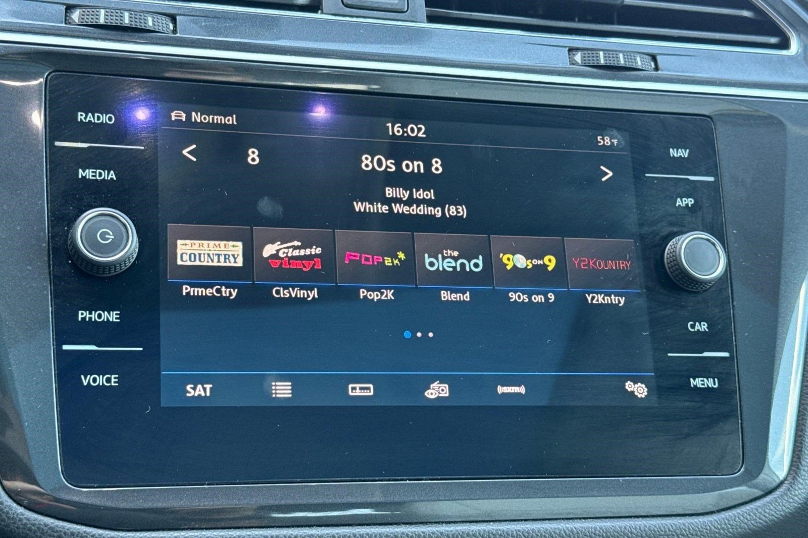 Used 2018 Volkswagen Tiguan SEL AWD/4WD image 19