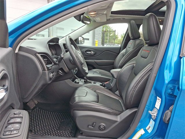 Used 2019 Jeep Cherokee Trailhawk w/ Comfort/Convenience Group image 13