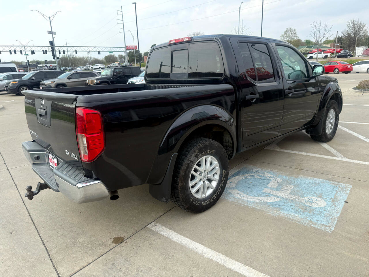 Used 2019 Nissan Frontier SV image 3