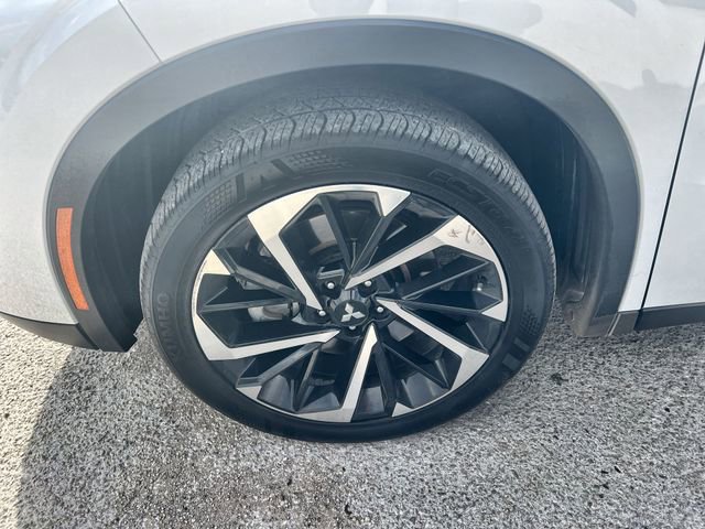 Used 2024 Mitsubishi Outlander SE image 32