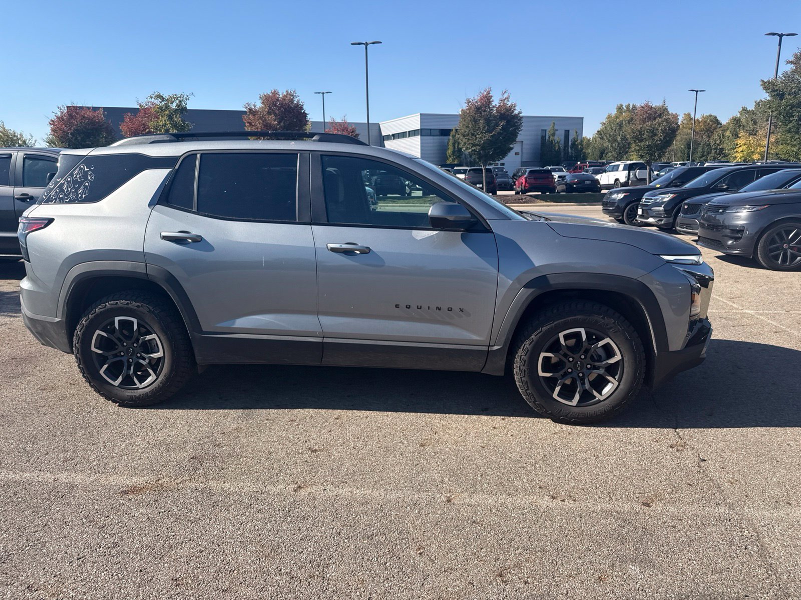 Used 2025 Chevrolet Equinox ACTIV w/ Safety and Technology Package AWD/4WD image 4