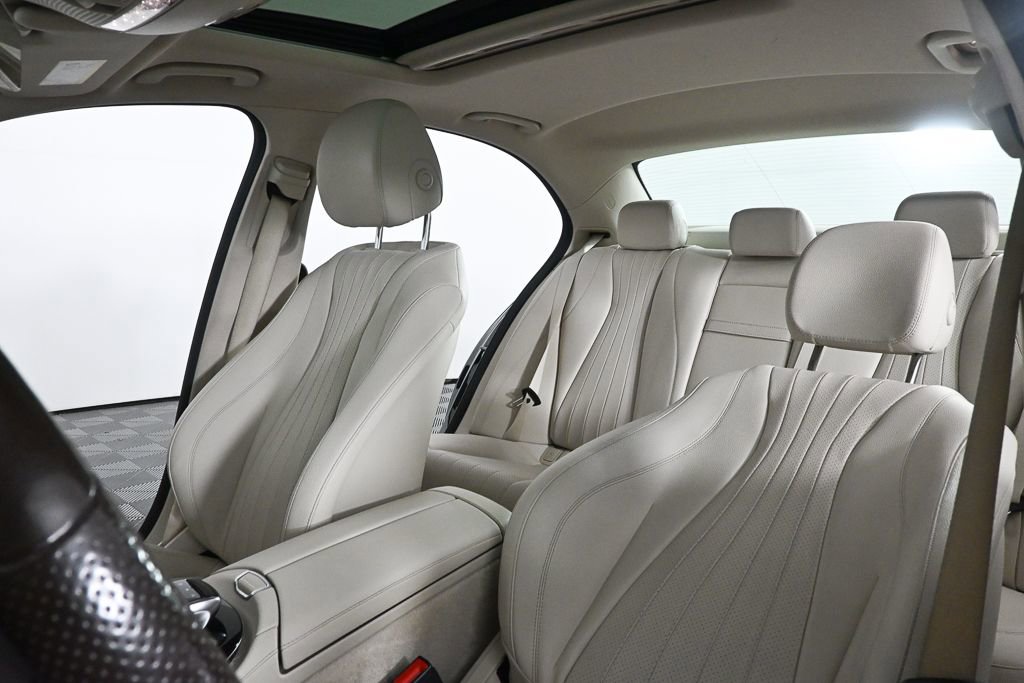 Certified 2017 Mercedes-Benz E 300 4MATIC image 5