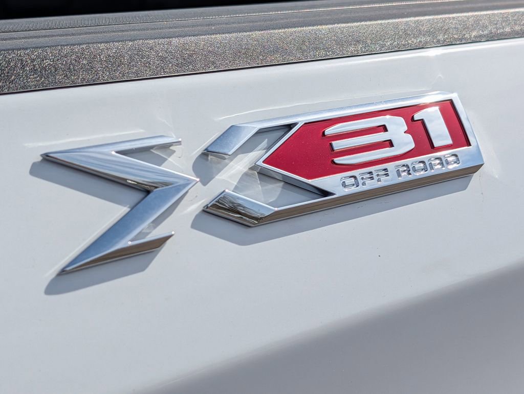 New 2026 GMC Sierra 1500 SLT w/ SLT Premium Plus Package AWD/4WD image 17