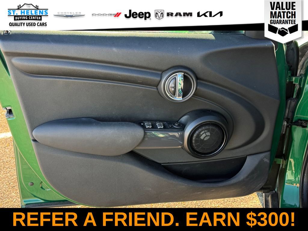 Used 2020 MINI Cooper 4-Door Hardtop w/ Storage Package image 17