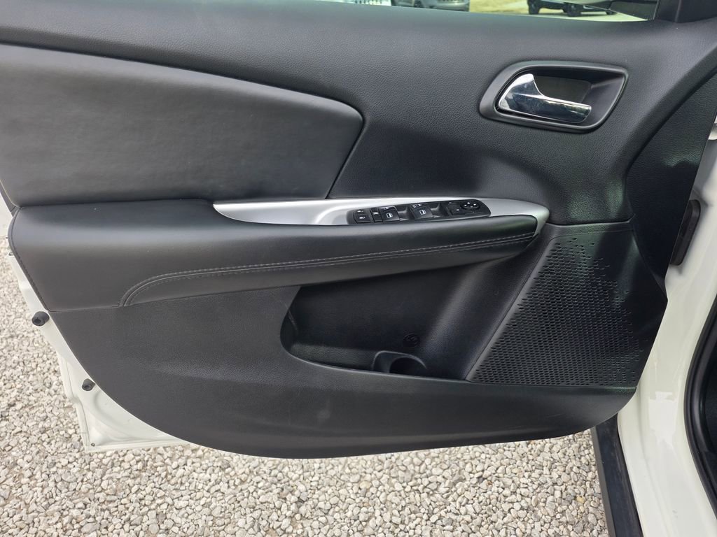 Used 2020 Dodge Journey SE w/ SE Popular Equipment Group image 10