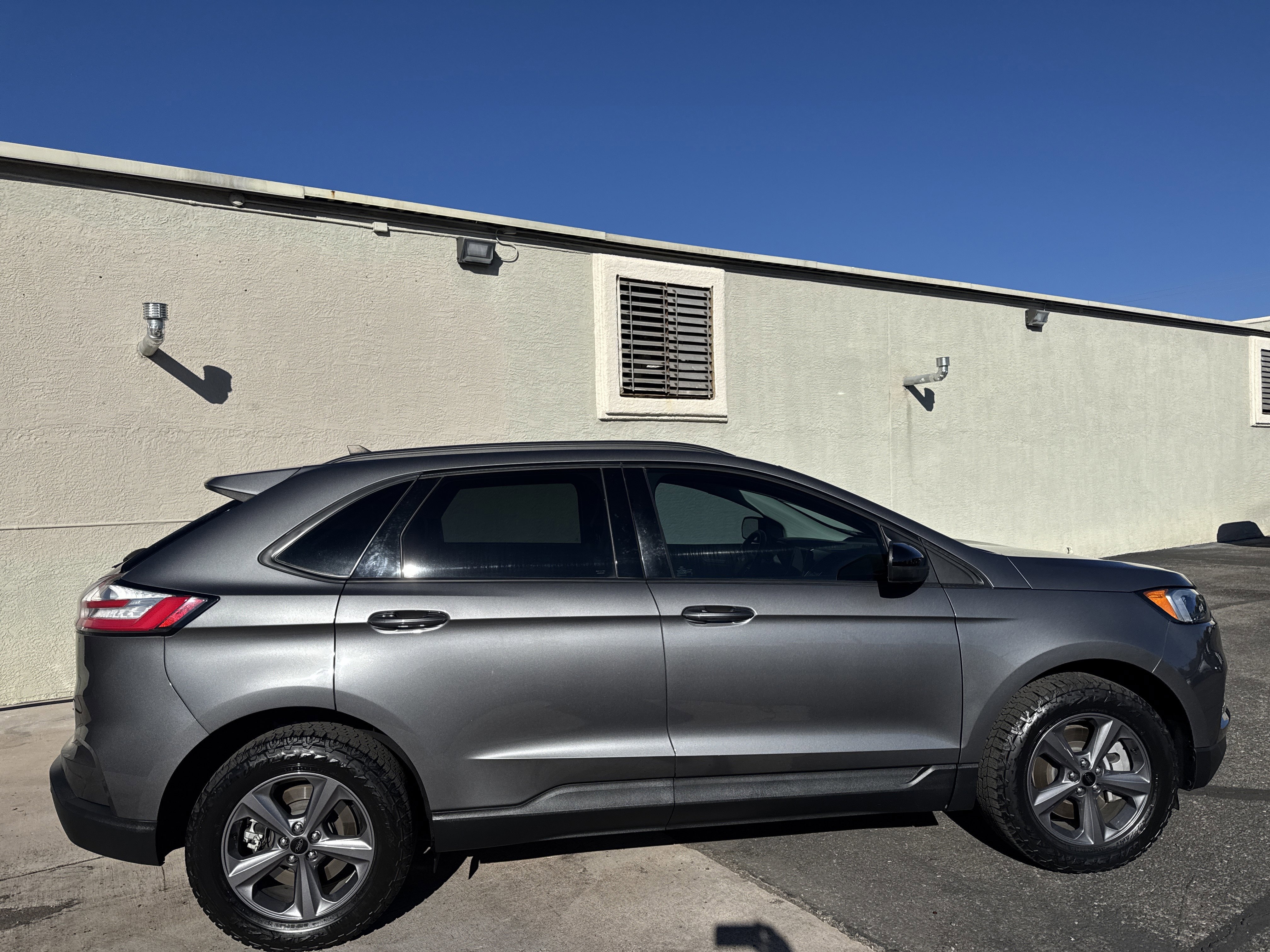 Used 2023 Ford Edge SEL w/ Sport Appearance Package image 8