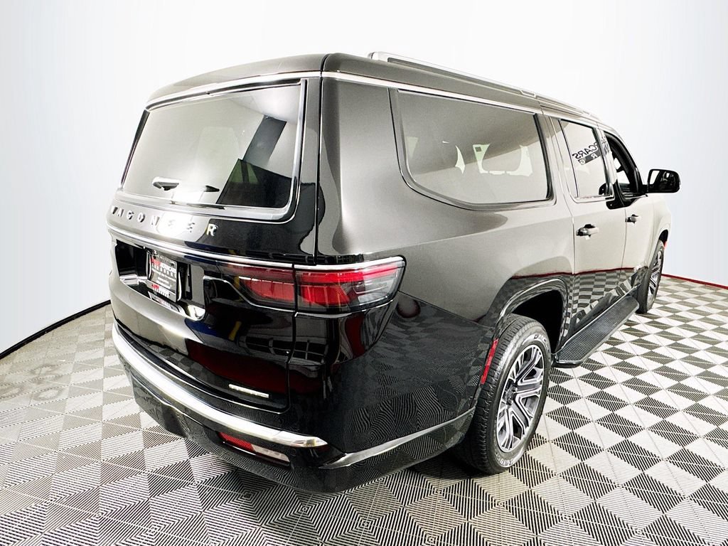 Used 2024 Jeep Wagoneer L Series II RWD image 7