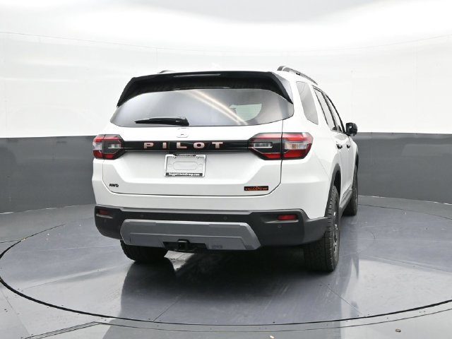 New 2026 Honda Pilot TrailSport image 11