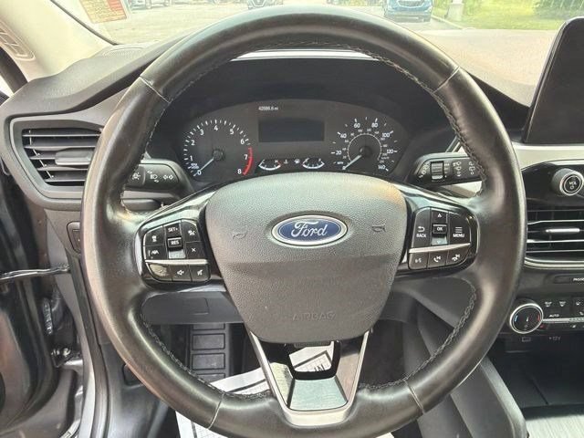 Used 2022 Ford Escape SE w/ Convenience Package FWD image 16