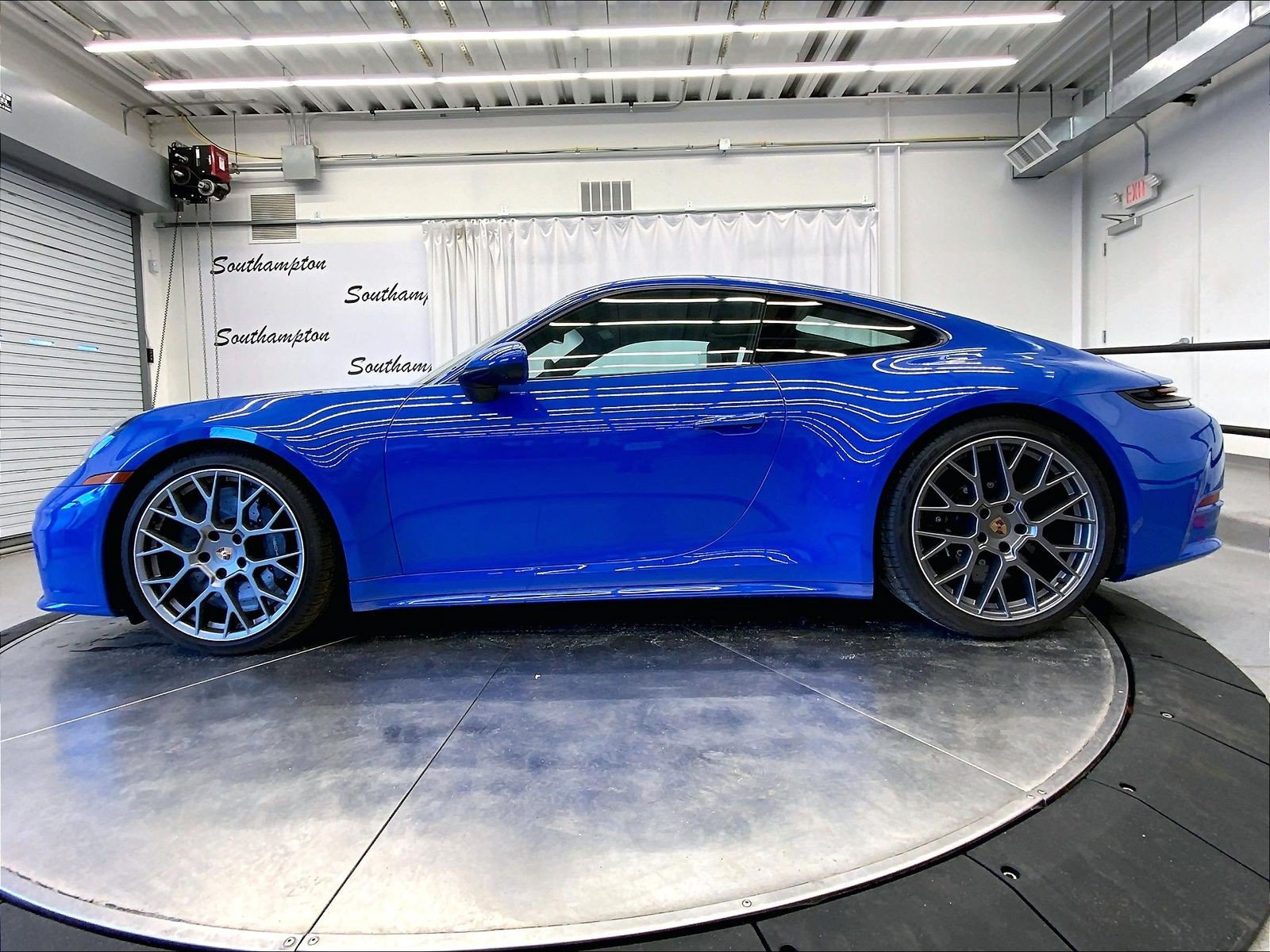 Certified 2025 Porsche 911 Carrera S RWD image 2