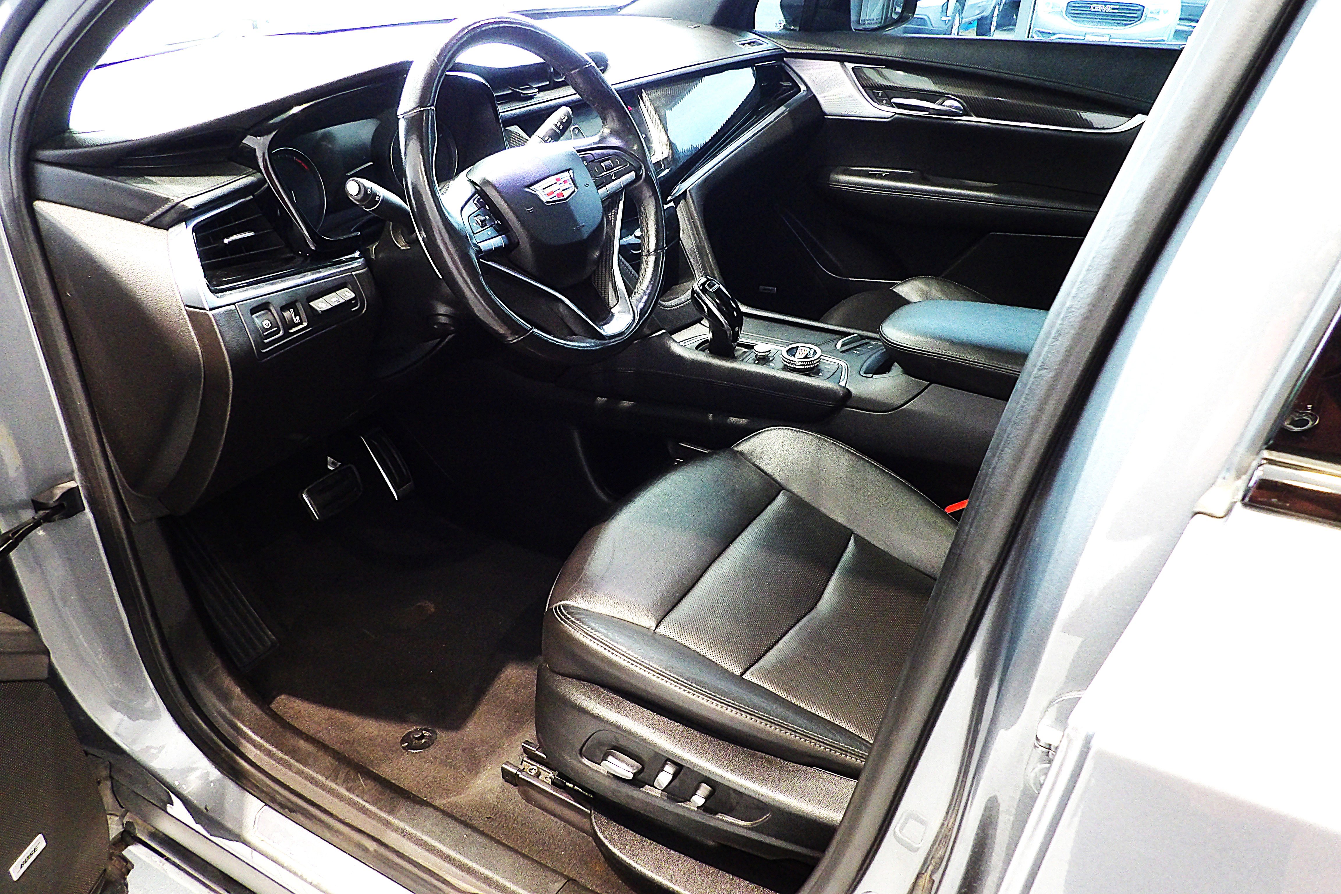 Used 2020 Cadillac XT6 Sport AWD/4WD image 17