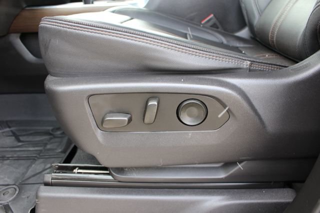 Used 2023 Chevrolet Silverado 1500 High Country w/ Technology Package image 40