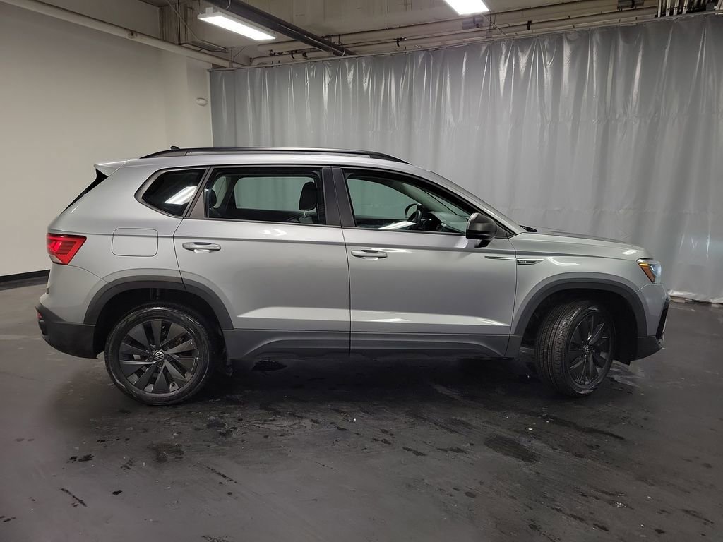 Used 2022 Volkswagen Taos S image 9