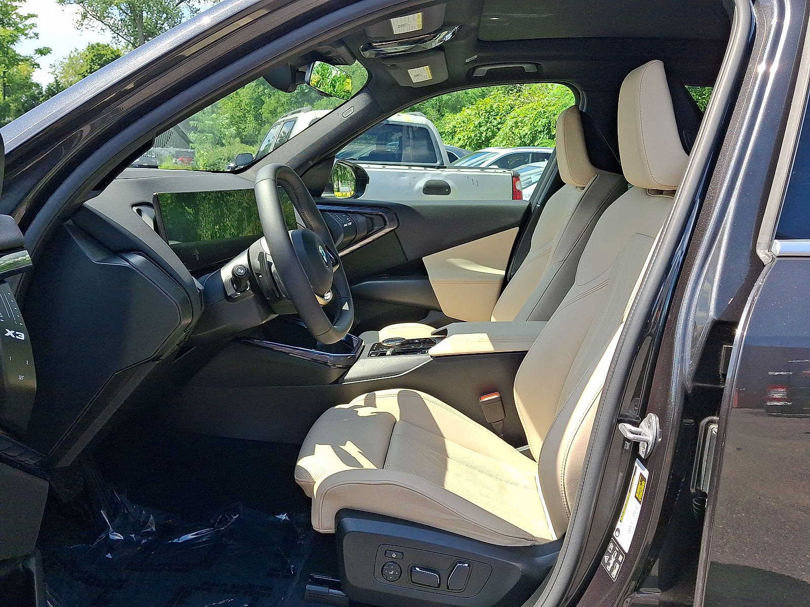 Used 2025 BMW X3 xDrive30i w/ Premium Package AWD/4WD image 17