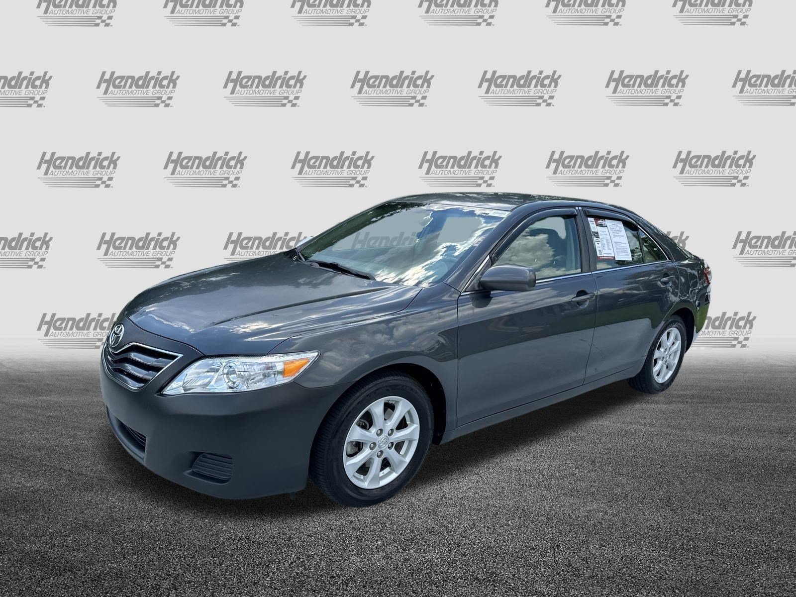 Used 2010 Toyota Camry LE FWD image 5
