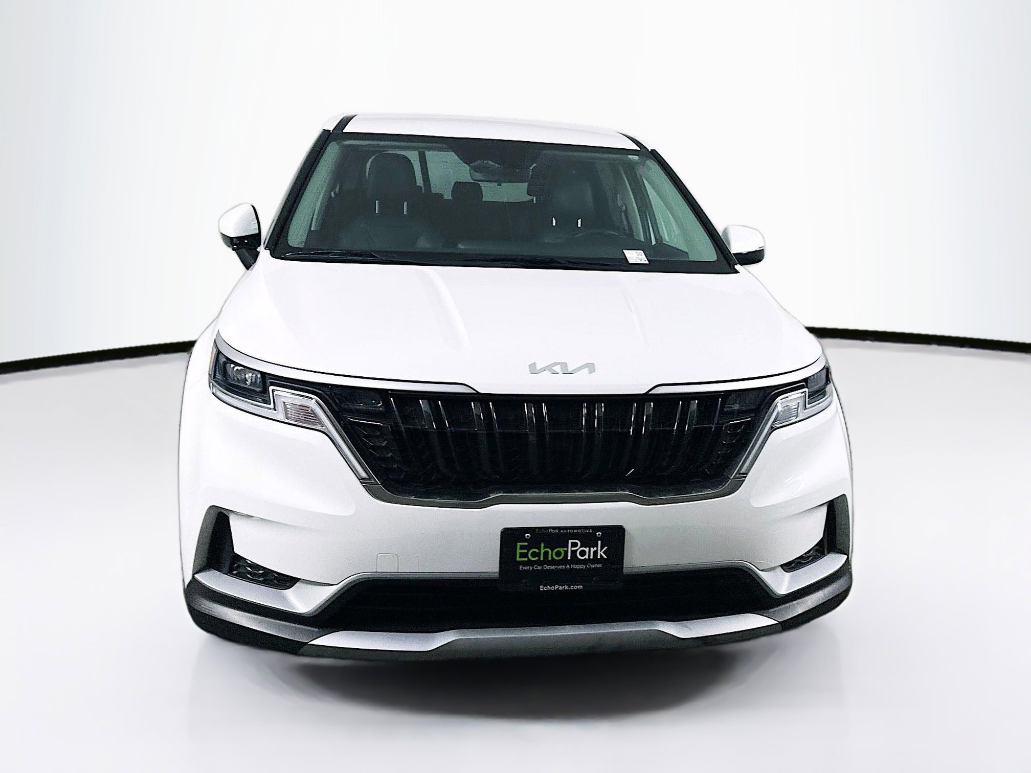 Used 2024 Kia Carnival LX image 2