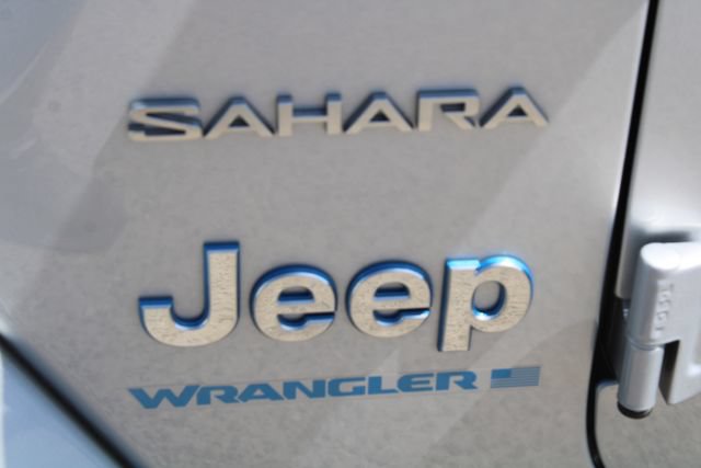 Used 2023 Jeep Wrangler Unlimited Sahara w/ Cold Weather Group AWD/4WD image 8