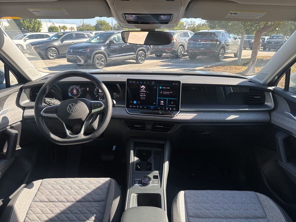 Used 2025 Volkswagen Tiguan S image 10