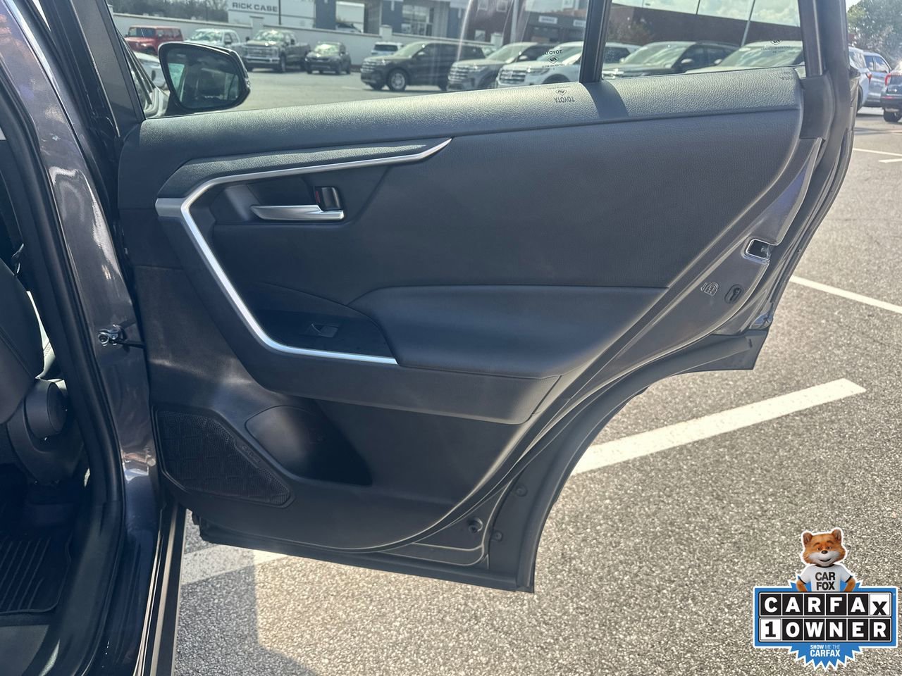 Used 2023 Toyota RAV4 XLE Premium image 16